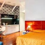 아파트호텔 & Travel W Centrum Lodzi - Piotrkowska - Klimatyzacja - Parking - Manufaktura - Off Piotrkowska - Ec1 - Atlas Arena - Orientarium - Monopolis 3*