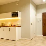 Aparthotel & Travel W Centrum Lodzi - Piotrkowska - Klimatyzacja - Parking - Manufaktura - Off Piotrkowska - Ec1 - Atlas Arena - Orientarium - Monopolis Lodz