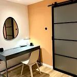 Aparthotel & Travel W Centrum Lodzi - Piotrkowska - Klimatyzacja - Parking - Manufaktura - Off Piotrkowska - Ec1 - Atlas Arena - Orientarium - Monopolis 3*