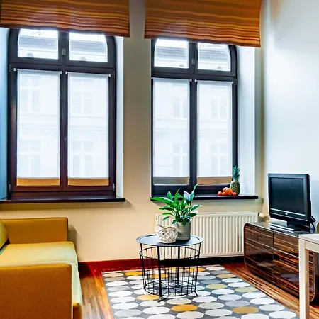 & Travel Aparthotel 3*