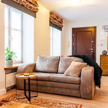 & Travel Lodz (Lodz)