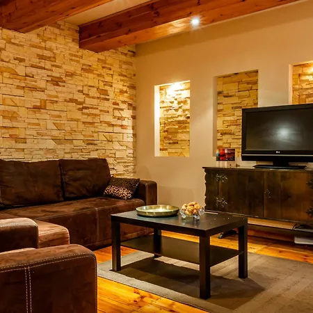 & Travel Aparthotel