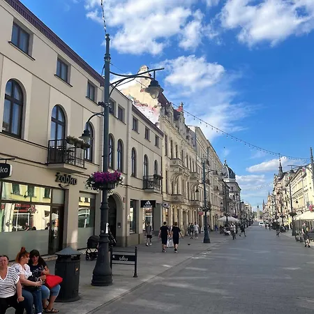 & Travel W Centrum Lodzi - Piotrkowska - Klimatyzacja - Parking - Manufaktura - Off Piotrkowska - Ec1 - Atlas Arena - Orientarium - Monopolis Lägenhetshotell Łódź