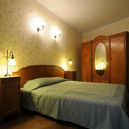 Home & Travel Apartamenty W Centrum Lodzi - Piotrkowska - Klimatyzacja - Parking - Manufaktura - Off Piotrkowska - Ec1 - Atlas Arena - Orientarium - Monopolis 3*