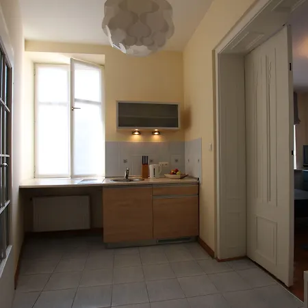 Home & Travel Apartamenty W Centrum Lodzi - Piotrkowska - Klimatyzacja - Parking - Manufaktura - Off Piotrkowska - Ec1 - Atlas Arena - Orientarium - Monopolis Apart Otel