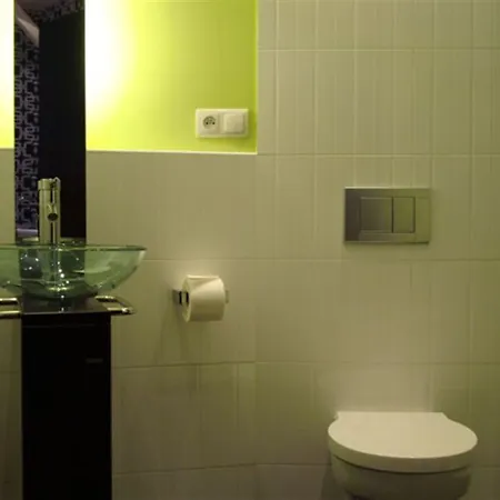 Home & Travel Apartamenty W Centrum Lodzi - Piotrkowska - Klimatyzacja - Parking - Manufaktura - Off Piotrkowska - Ec1 - Atlas Arena - Orientarium - Monopolis Apart Otel