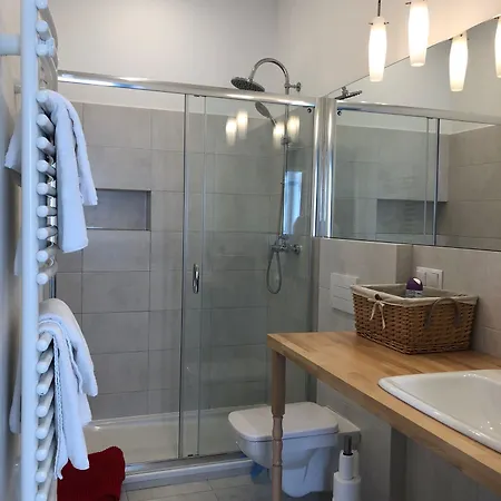 Apart Otel Home & Travel Apartamenty W Centrum Lodzi - Piotrkowska - Klimatyzacja - Parking - Manufaktura - Off Piotrkowska - Ec1 - Atlas Arena - Orientarium - Monopolis