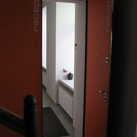 Home & Travel Apartamenty W Centrum Lodzi - Piotrkowska - Klimatyzacja - Parking - Manufaktura - Off Piotrkowska - Ec1 - Atlas Arena - Orientarium - Monopolis Apart Otel Łódź