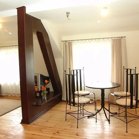 Home & Travel Apartamenty W Centrum Lodzi - Piotrkowska - Klimatyzacja - Parking - Manufaktura - Off Piotrkowska - Ec1 - Atlas Arena - Orientarium - Monopolis 3* Łódź