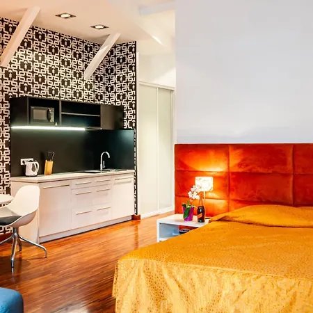 Apart Otel Home & Travel Apartamenty W Centrum Lodzi - Piotrkowska - Klimatyzacja - Parking - Manufaktura - Off Piotrkowska - Ec1 - Atlas Arena - Orientarium - Monopolis 3*