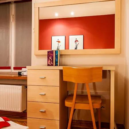 Home & Travel Apartamenty W Centrum Lodzi - Piotrkowska - Klimatyzacja - Parking - Manufaktura - Off Piotrkowska - Ec1 - Atlas Arena - Orientarium - Monopolis 3* Łódź