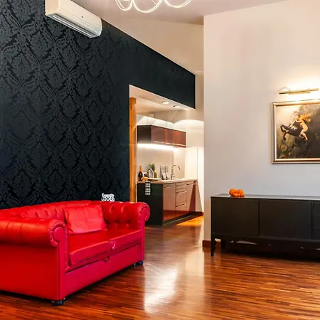 Home & Travel Apartamenty W Centrum Lodzi - Piotrkowska - Klimatyzacja - Parking - Manufaktura - Off Piotrkowska - Ec1 - Atlas Arena - Orientarium - Monopolis 3*