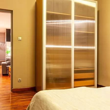 Apart Otel Home & Travel Apartamenty W Centrum Lodzi - Piotrkowska - Klimatyzacja - Parking - Manufaktura - Off Piotrkowska - Ec1 - Atlas Arena - Orientarium - Monopolis