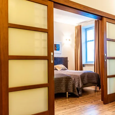 Home & Travel Apartamenty W Centrum Lodzi - Piotrkowska - Klimatyzacja - Parking - Manufaktura - Off Piotrkowska - Ec1 - Atlas Arena - Orientarium - Monopolis Łódź