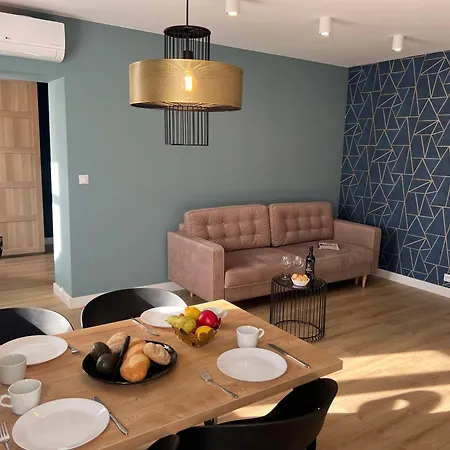 Apart Otel Home & Travel Apartamenty W Centrum Lodzi - Piotrkowska - Klimatyzacja - Parking - Manufaktura - Off Piotrkowska - Ec1 - Atlas Arena - Orientarium - Monopolis Łódź