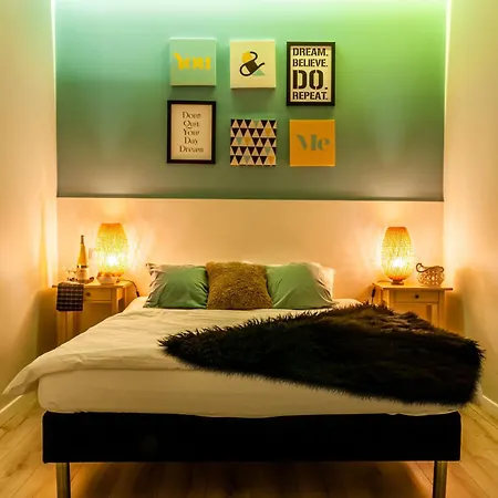 Home & Travel Apartamenty W Centrum Lodzi - Piotrkowska - Klimatyzacja - Parking - Manufaktura - Off Piotrkowska - Ec1 - Atlas Arena - Orientarium - Monopolis Apart Otel