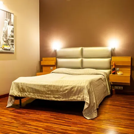 Apart Otel Home & Travel Apartamenty W Centrum Lodzi - Piotrkowska - Klimatyzacja - Parking - Manufaktura - Off Piotrkowska - Ec1 - Atlas Arena - Orientarium - Monopolis 3*