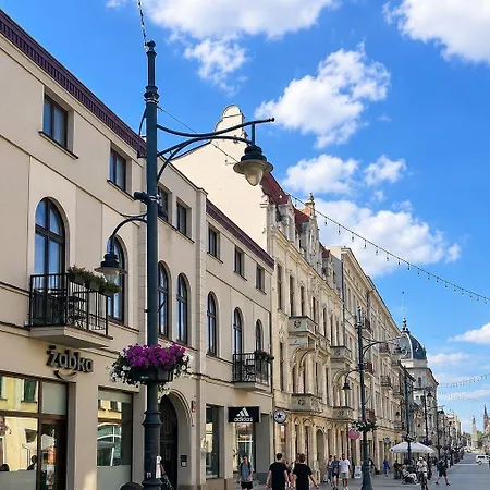 Апарт-готель & Travel W Centrum Lodzi - Piotrkowska - Klimatyzacja - Manufaktura - Off Piotrkowska - Ec1 - Atlas Arena - Orientarium - Monopolis 3*