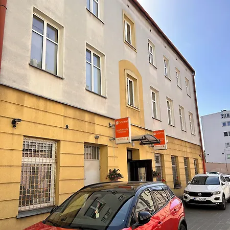 Lägenhetshotell & Travel W Centrum Lodzi - Piotrkowska - Klimatyzacja - Manufaktura - Off Piotrkowska - Ec1 - Atlas Arena - Orientarium - Monopolis 3*