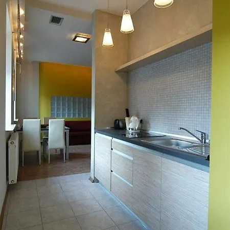 & Travel Aparthotel 3*