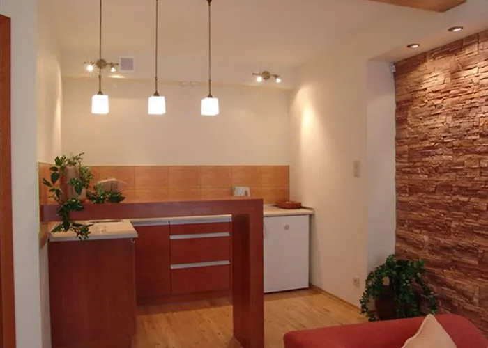 & Travel W Centrum Lodzi - Piotrkowska - Klimatyzacja - Parking - Manufaktura - Off Piotrkowska - Ec1 - Atlas Arena - Orientarium - Monopolis Apart-hotel 3*