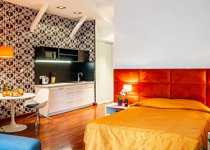 Apart-hotel & Travel W Centrum Lodzi - Piotrkowska - Klimatyzacja - Parking - Manufaktura - Off Piotrkowska - Ec1 - Atlas Arena - Orientarium - Monopolis 3*