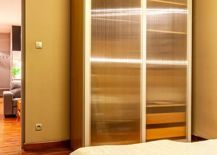 Apart-hotel & Travel W Centrum Lodzi - Piotrkowska - Klimatyzacja - Parking - Manufaktura - Off Piotrkowska - Ec1 - Atlas Arena - Orientarium - Monopolis