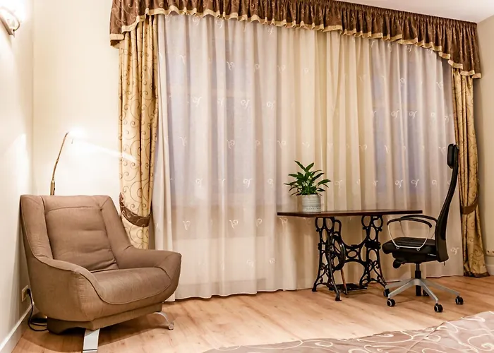 & Travel W Centrum Lodzi - Piotrkowska - Klimatyzacja - Parking - Manufaktura - Off Piotrkowska - Ec1 - Atlas Arena - Orientarium - Monopolis Apart-hotel 3*