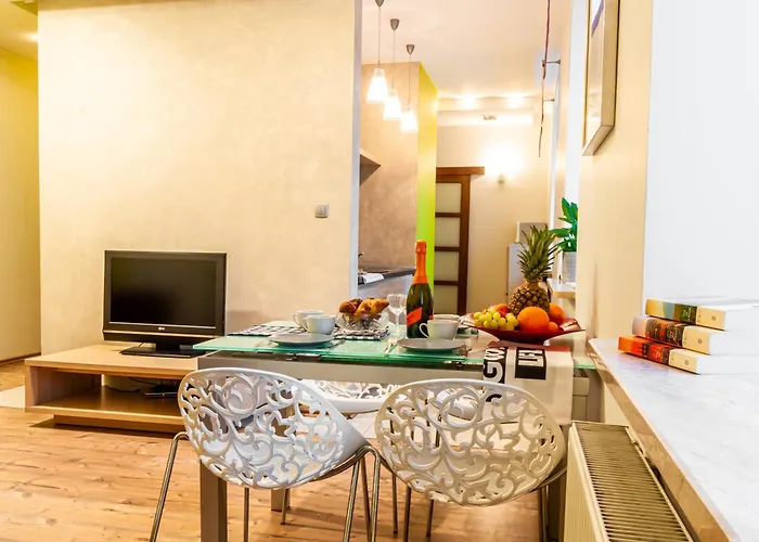 & Travel W Centrum Lodzi - Piotrkowska - Klimatyzacja - Parking - Manufaktura - Off Piotrkowska - Ec1 - Atlas Arena - Orientarium - Monopolis Apart-hotel