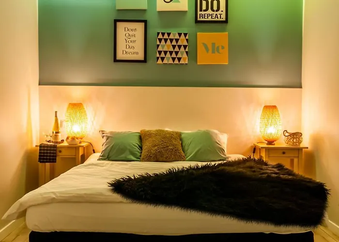 & Travel W Centrum Lodzi - Piotrkowska - Klimatyzacja - Parking - Manufaktura - Off Piotrkowska - Ec1 - Atlas Arena - Orientarium - Monopolis Apart-hotel